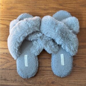 Halluci Gray Faux Fur Cross-Band Slippers Size 38/39
